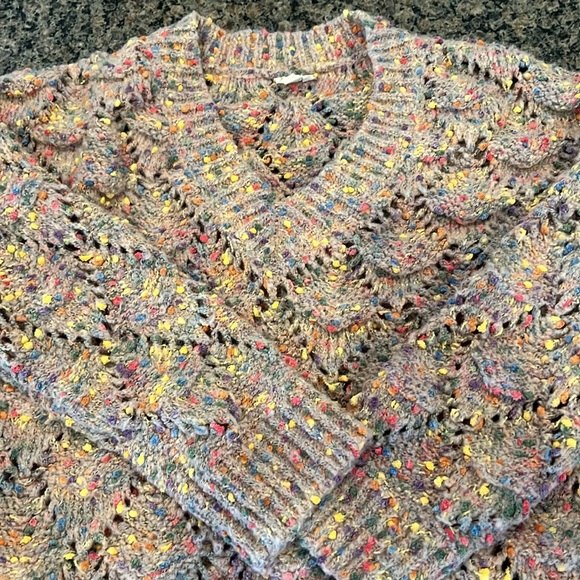 Hem & Thread Unique Sweater, size L - Picture 2 of 5